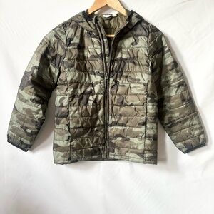 GAP KIDS Boys Camouflage Lightweight Puffer Packable Jacket - Size M